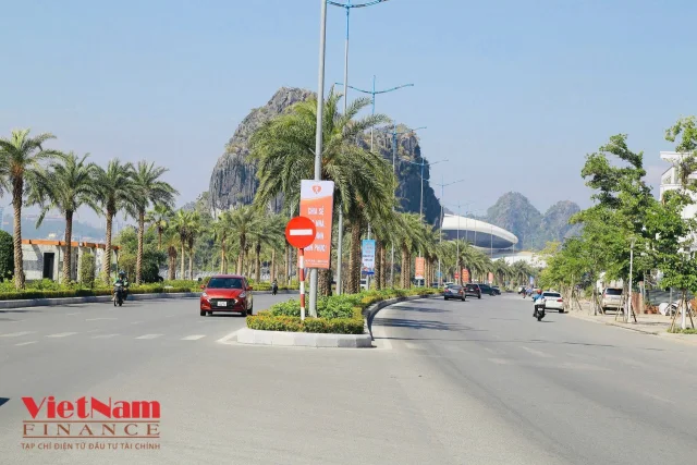 Khảo sát tuyến đường có giá bất động sản đắt nhất Quảng Ninh - Ảnh 1