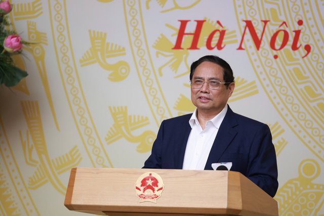 Thủ tướng Phạm Minh Ch&iacute;nh nhấn mạnh: Nghi&ecirc;n cứu đề xuất điều chỉnh, bổ sung ch&iacute;nh s&aacute;ch, ph&aacute;p luật về đất đai - Ảnh: VGP/Nhật Bắc