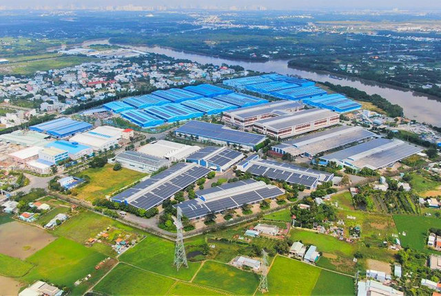 Thủ tục đầu tư chồng ch&eacute;o, thiếu nhất qu&aacute;n: Doanh nghiệp khu c&ocirc;ng nghiệp gặp nhiều kh&oacute; khăn.