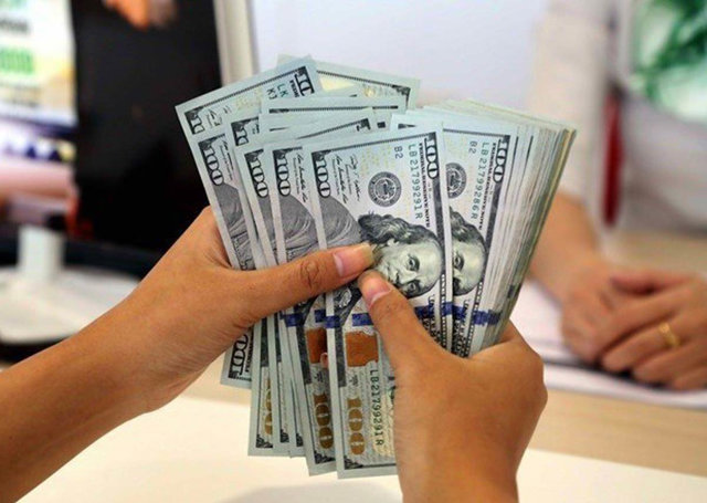 Giá USD ngân hàng hạ nhiệt, tỷ giá trung tâm lập đỉnh mới - Ảnh 1