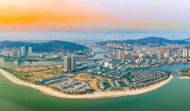 Shophouse Marina Plaza của tập đo&agrave;n BIM group tại B&atilde;i Ch&aacute;y &nbsp;