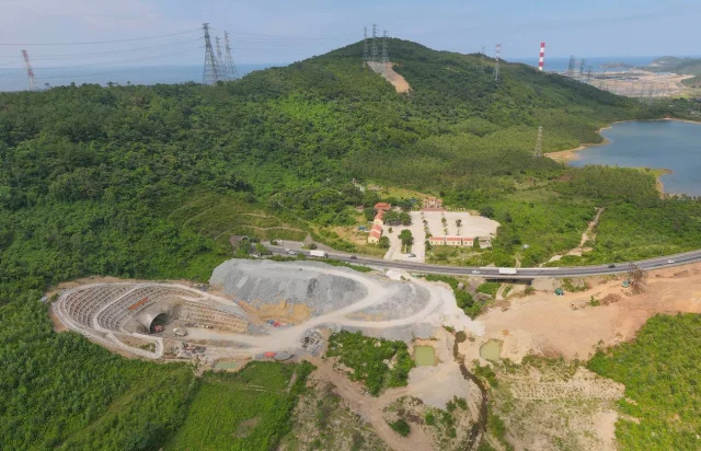 Xuyên hầm Đèo Ngang nối Hà Tĩnh - Quảng Trị - Ảnh 1