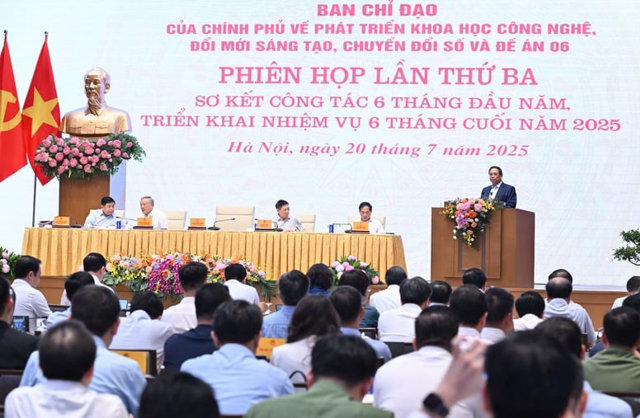 Thủ tướng yecirc;u cầu khẩn trương thiết lập cocirc;ng cụ quản lyacute; trực quan, hệ thống chỉ số (KPI) định lượng để đaacute;nh giaacute; caacute;c nhiệm vụ được giao liecirc;n quan phaacute;t triển KHCN, đổi mới saacute;ng tạo, chuyển đổi số.
