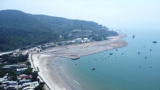 Khu thương mại tự do gắn với Cảng Li&ecirc;n Chiểu.