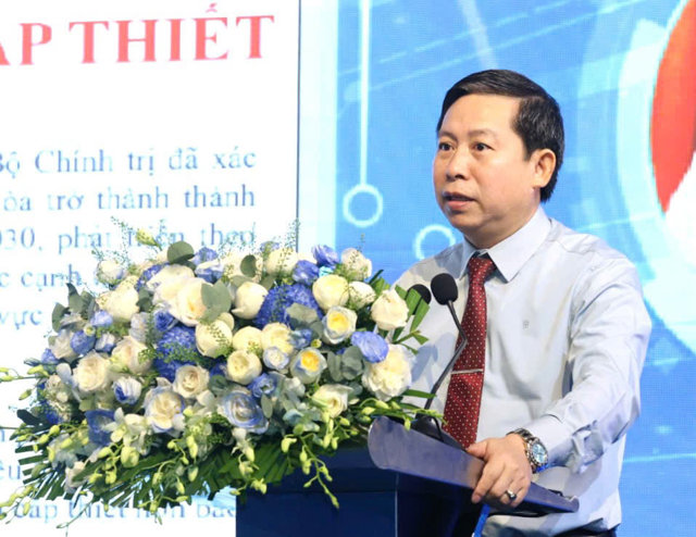 PGS.TS. Nguyễn Tấn Vinh, Gi&aacute;m đốc Học viện Ch&iacute;nh trị khu vực II.