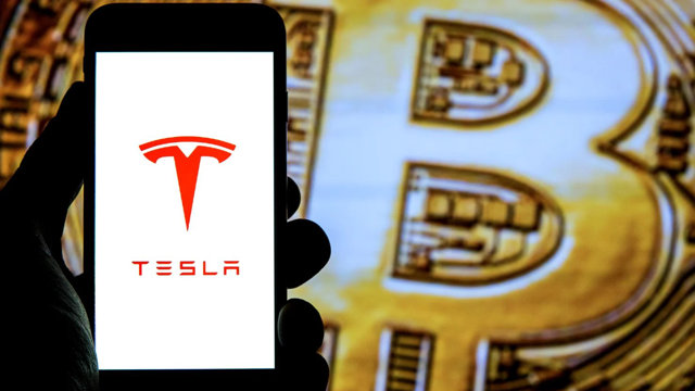 Tesla b&aacute;n th&aacute;o Bitcoin trước khi gi&aacute; tăng dựng đứng, bay h&agrave;ng tỷ USD.&nbsp;Ảnh: Getty Images