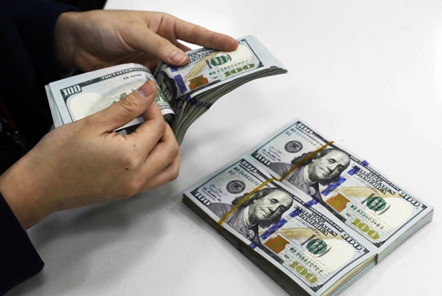 Tỷ giá liên tục tăng nóng, nỗi lo cho chặng đường cuối năm - Ảnh 1