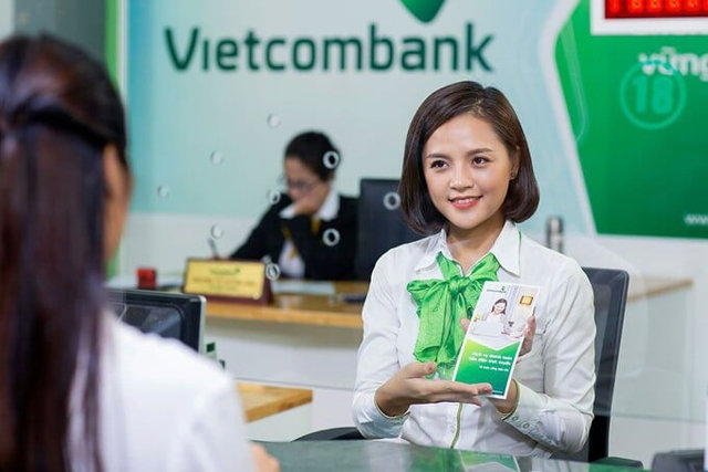 Vietcombank tiếp tục dẫn đầu lợi nhuận ng&agrave;nh ng&acirc;n h&agrave;ng v&agrave; vốn h&oacute;a tr&ecirc;n thị trường chứng kho&aacute;n.