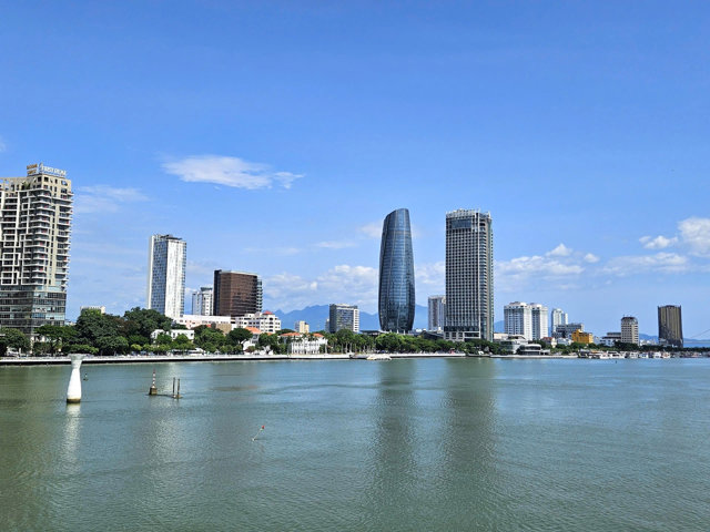 UBND TP. Đ&agrave; Nẵng dự kiến ph&ecirc; duyệt chủ trương đầu tư dự &aacute;n Quảng trường &ndash; Bảo t&agrave;ng dọc trục Trung t&acirc;m h&agrave;nh ch&iacute;nh v&agrave;o th&aacute;ng 9/2025, với tổng vốn hơn 1.000 tỷ đồng.
