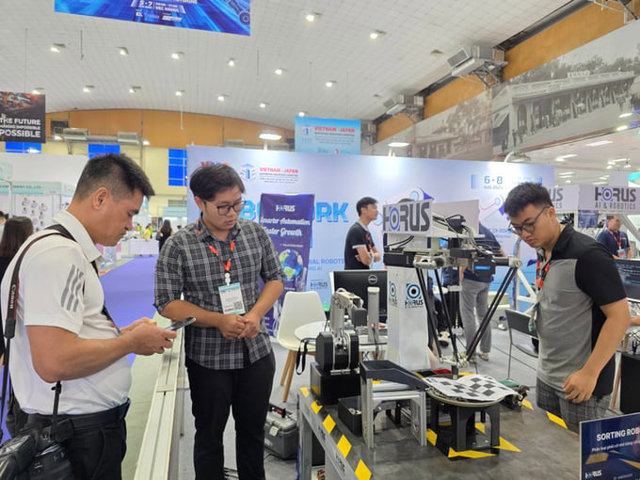 Khai mạc chuỗi triển lãm về công nghiệp chế tạo và công nghiệp hỗ trợ - Ảnh 3