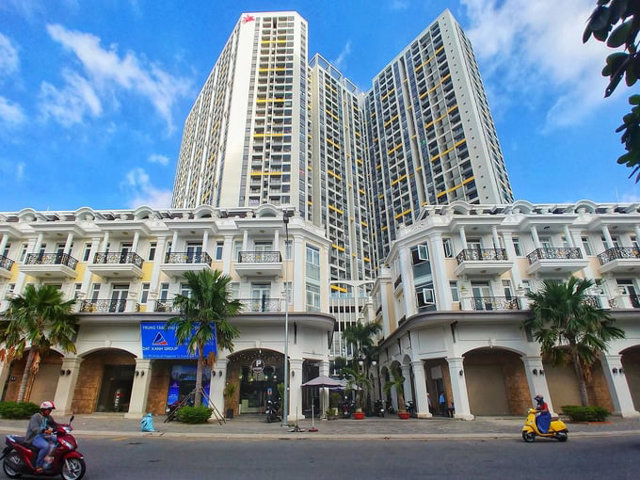 The Pegasuite (quận 8 cũ),