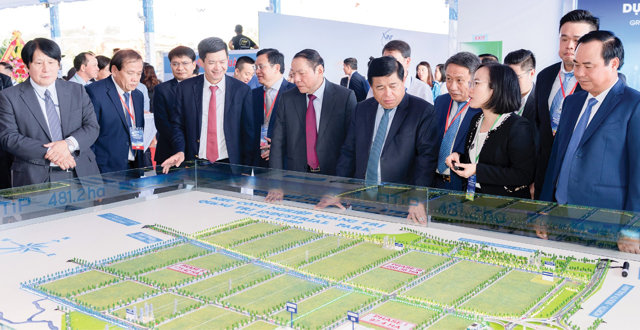 Dự &aacute;n VSIP Quảng Trị &ndash; hợp t&aacute;c giữa Singapore, Nhật Bản v&agrave; Việt Nam &ndash; l&agrave; m&ocirc; h&igrave;nh khu c&ocirc;ng nghiệp t&iacute;ch hợp dịch vụ v&agrave; đ&ocirc; thị kiểu mẫu đầu ti&ecirc;n của tỉnh Trục logistics xuy&ecirc;n Đ&ocirc;ng Dương