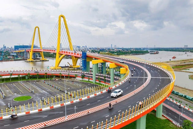 Cầu Ho&agrave;ng Gia vừa th&ocirc;ng xe ng&agrave;y 15/7/2025 l&agrave; một trong những c&ocirc;ng tr&igrave;nh hạ tầng ti&ecirc;u biểu do Vingroup triển khai x&acirc;y dựng tại Hải Ph&ograve;ng. &nbsp;