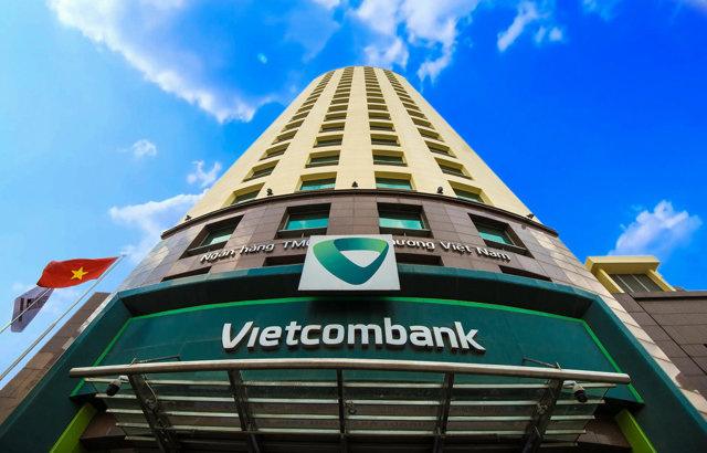 L&agrave;n s&oacute;ng IPO của doanh nghiệp nh&agrave; nước với những c&aacute;i t&ecirc;n như Bảo Việt, Đạm Ph&uacute; Mỹ, Vietcombank,&hellip; được xem l&agrave; những chất x&uacute;c t&aacute;c ch&iacute;nh đưa VN-Index l&ecirc;n đỉnh. &nbsp;