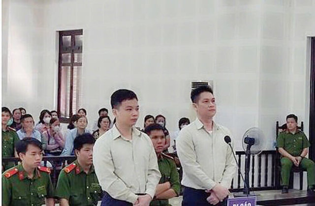 Hai bị caacute;o Lecirc; Trọng Linh vagrave; Trương Quốc Thaacute;i tại phiecirc;n tograve;a.