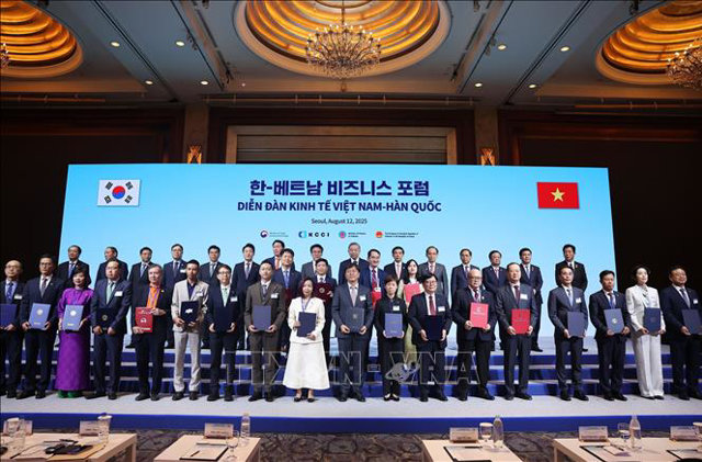 Việt Nam - Hàn Quốc ký kết hàng loạt thỏa thuận hợp tác trong lĩnh vực tài chính, ngân hàng, năng lượng - Ảnh 1