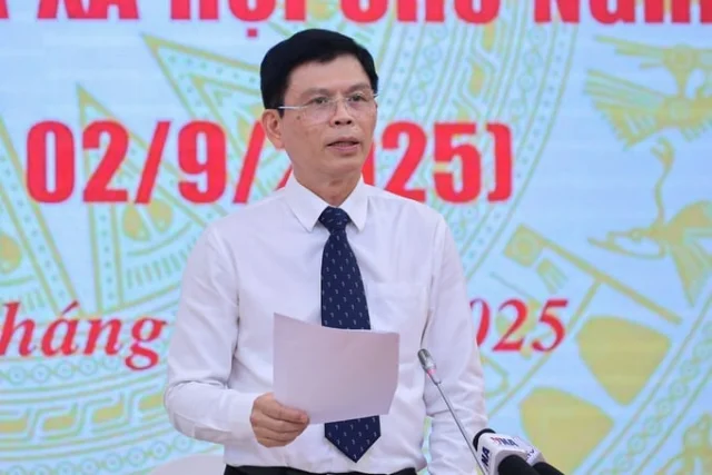 Thứ trưởng Bộ X&acirc;y dựng L&ecirc; Anh Tuấn.