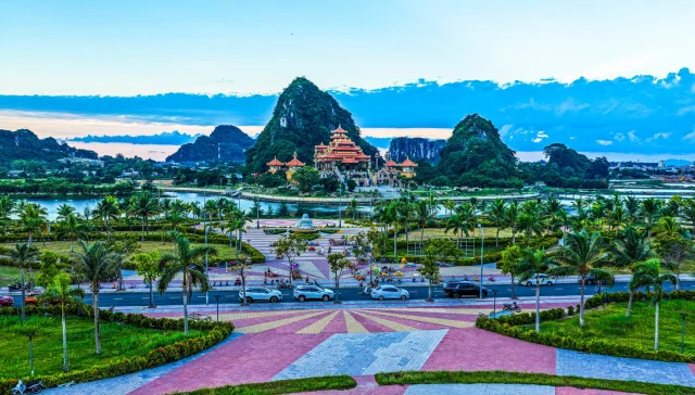 H&ograve;a Xu&acirc;n - khu mới với nhiều tiện &iacute;ch vượt trội. Nổi bật l&agrave; nhiều c&ocirc;ng vi&ecirc;n v&agrave; mảng xanh.