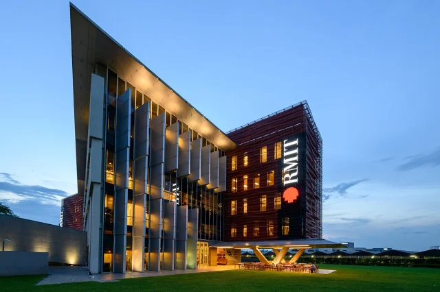 RMIT thu hơn 3.800 tỷ đồng/năm, kinh doanh giáo dục 'vô đối' Việt Nam - Ảnh 1