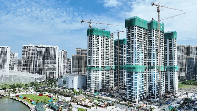 Ấn tượng 6 tháng đầu năm: Những cú ăn bằng lần của doanh nghiệp nhà ở - Ảnh 1