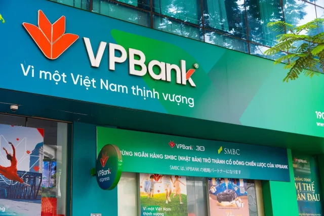 VPB tăng giá gấp đôi, hai ái nữ nhà phó chủ tịch chi nghìn tỷ gom 40 triệu cổ phiếu - Ảnh 1