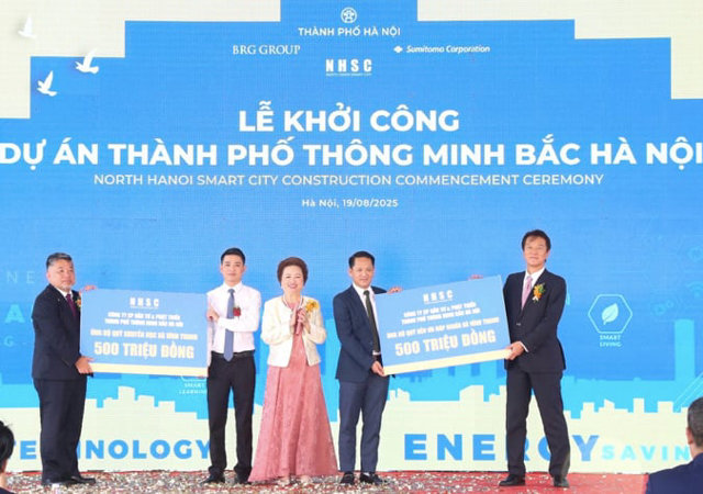 Latilde;nh đạo Cocirc;ng ty Cổ phần Đầu tư vagrave; Phaacute;t triển Thagrave;nh phố Thocirc;ng minh Bắc Hagrave; Nội trao 1 tỷ đồng ủng hộ hoạt độngan sinh ndash;xatilde; hội của xatilde; Vĩnh Thanh, gồm 500 triệu đồng cho Quỹ Khuyến học Khuyến tagrave;i vagrave; 500 triệu đồng cho quỹ Đền ơn đaacute;p nghĩa.