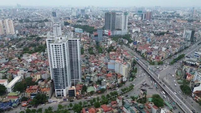 Thị trường bất động sản ở thực tại H&agrave; Nội l&ecirc;n ng&ocirc;i.