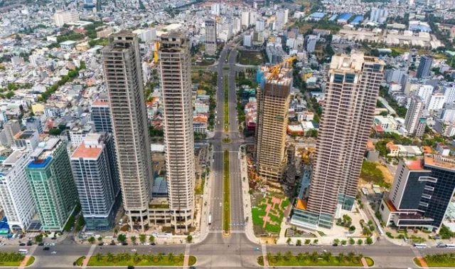 Thị trường bất động sản Đ&agrave; Nẵng th&aacute;ng 7/2025 cho thấy một bức tranh &ldquo;đa sắc&rdquo;: ph&acirc;n kh&uacute;c căn hộ nổi bật với thanh khoản tăng mạnh, đất nền v&agrave; nh&agrave; phố tiếp tục chật vật trong khi bất động sản nghỉ dưỡng vẫn chưa thể phục hồi. Ảnh minh họa.