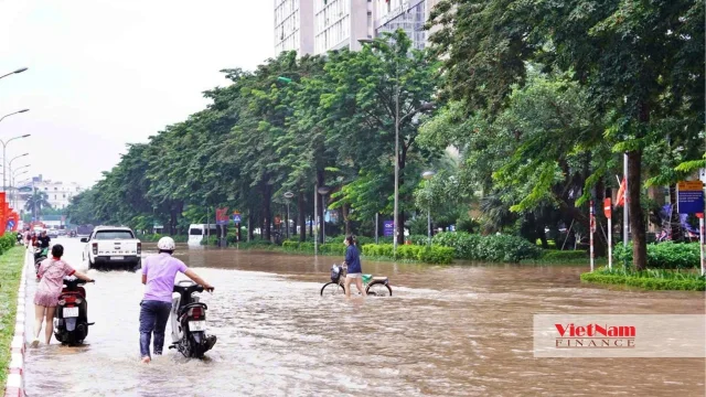 Khu Ngoại giao đoàn thành rốn ngập: Giá nhà cao kỷ lục, mưa lớn phố thành sông - Ảnh 9