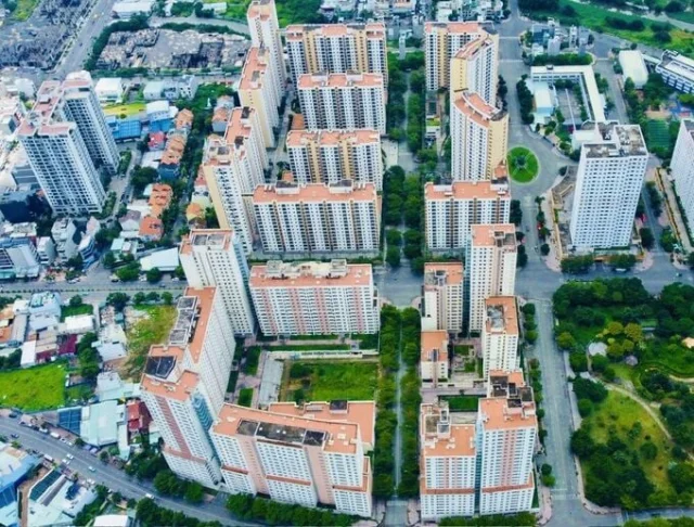 Sau 10 năm v&agrave; 4 lần đấu gi&aacute; kh&ocirc;ng th&agrave;nh c&ocirc;ng, Tp.HCM mới đ&acirc;y đ&atilde; th&ocirc;ng qua phương &aacute;n chia nhỏ v&agrave; điều chỉnh c&ocirc;ng năng 3.790 căn hộ Thủ Thi&ecirc;m, với kỳ vọng lần đấu gi&aacute; thứ năm sẽ đạt kết quả. &nbsp;