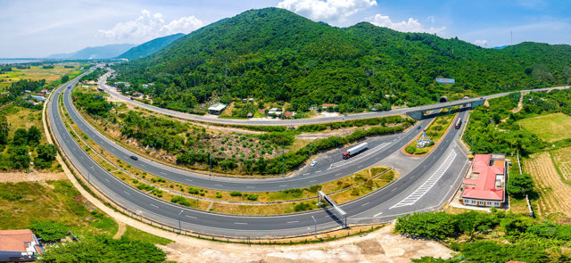 Khải sát cao tốc Vân Phong - Nha Trang trước ngày thông xe toàn tuyến - Ảnh 5