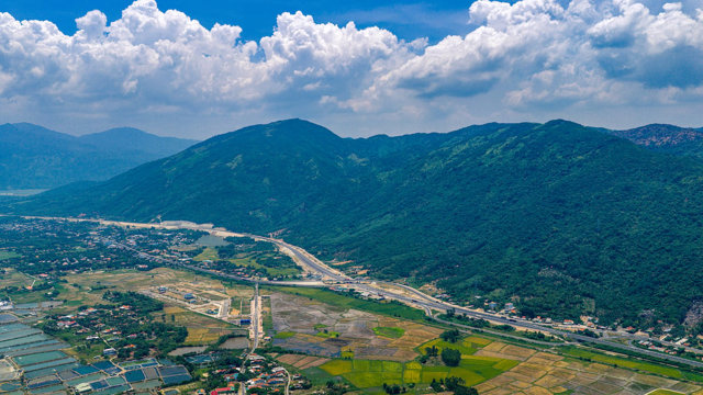 Khải sát cao tốc Vân Phong - Nha Trang trước ngày thông xe toàn tuyến - Ảnh 14