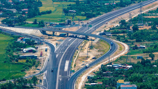 Khải sát cao tốc Vân Phong - Nha Trang trước ngày thông xe toàn tuyến - Ảnh 6