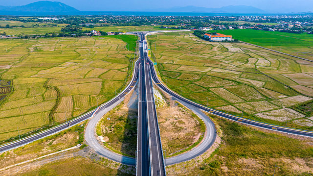 Khải sát cao tốc Vân Phong - Nha Trang trước ngày thông xe toàn tuyến - Ảnh 21