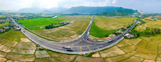 Khải sát cao tốc Vân Phong - Nha Trang trước ngày thông xe toàn tuyến - Ảnh 24