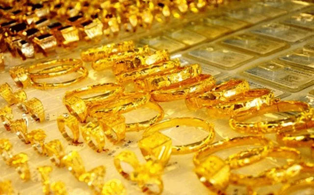 Giá vàng tiếp tục phá đỉnh, SJC vượt mốc 133 triệu đồng/lượng - Ảnh 1