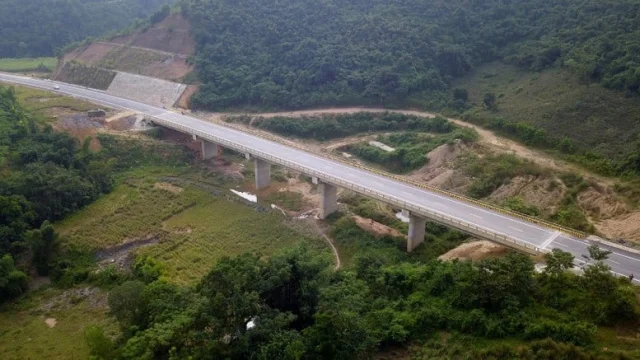 Chậm GPMB, loạt dự án tại khu vực Hòa Bình trễ tiến độ - Ảnh 1