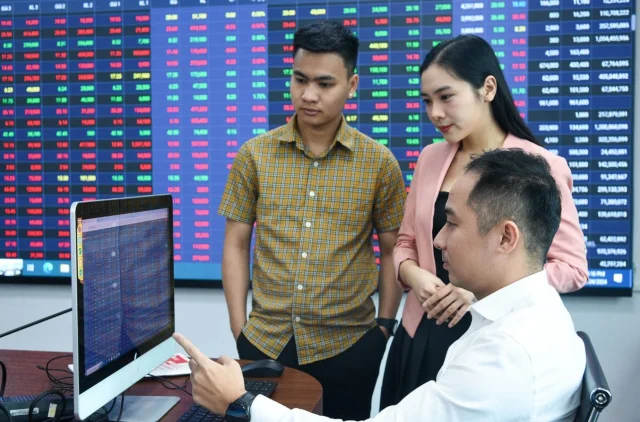 Bộ Tài chính: Chưa áp thuế 20% đối với lãi bán chứng khoán - Ảnh 1