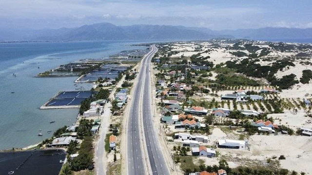 Thúc đẩy hoàn thiện đường ven biển: Nỗ lực vì sự phát triển bền vững - Ảnh 1