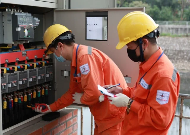 Đưa khoản lỗ 45.000 tỷ của EVN vào giá điện: 'Nếu làm ăn yếu kém, DN phải tự chịu' - Ảnh 1