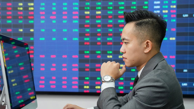 Lo ngại về lạm ph&aacute;t khiến giới đầu tư nghi ngại về sự bền vững của xu hướng nới lỏng tiền tệ &nbsp;