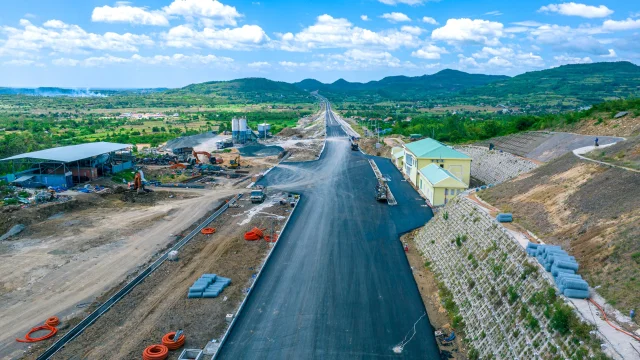 Khảo sát toàn tuyến cao tốc Quy Nhơn - Chí Thạnh trước ngày thông xe - Ảnh 16