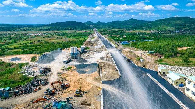 Khảo sát toàn tuyến cao tốc Quy Nhơn - Chí Thạnh trước ngày thông xe - Ảnh 11