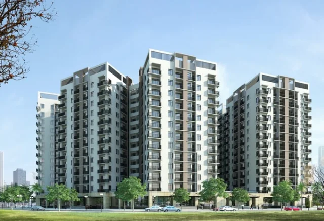 Lãnh đạo doanh nghiệp bất động sản đua bán cổ phiếu - Ảnh 1