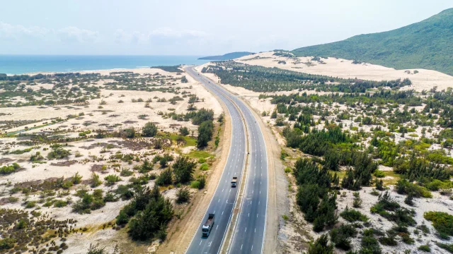 Khám phá vùng đất đầu tư 2 khu đô thị hơn 2,5 tỷ USD ở Vịnh Vân Phong - Ảnh 2