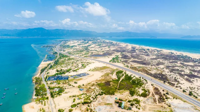 Khám phá vùng đất đầu tư 2 khu đô thị hơn 2,5 tỷ USD ở Vịnh Vân Phong - Ảnh 3