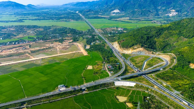 Hàng tỷ USD đổ về, Khánh Hòa dẫn đầu làn sóng phục hồi BĐS nghỉ dưỡng? - Ảnh 3