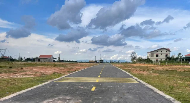 C&aacute;c khu đất hoang, đồi n&uacute;i... tại x&atilde; To&agrave;n Lưu được ph&acirc;n l&ocirc; b&aacute;n nền với gi&aacute; h&agrave;ng tỷ đồng...