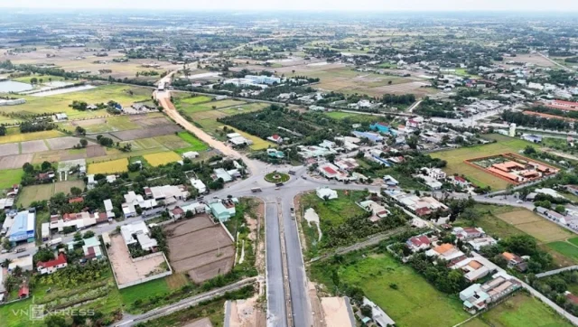 Tổng vốn đầu tư dự &aacute;n hơn 3.563 tỷ đồng. Dự &aacute;n ảnh hưởng 299 hộ d&acirc;n, trong đ&oacute; 222 hộ bị giải tỏa trắng, 77 hộ bị ảnh hưởng một phần.