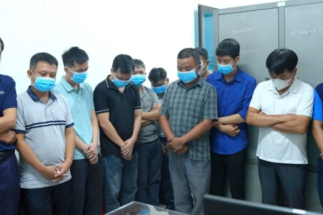 C&aacute;c đối tượng tại cơ quan điều tra.